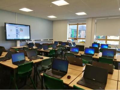 深度研學(xué)&middot;英國教育信息化的特點與啟示